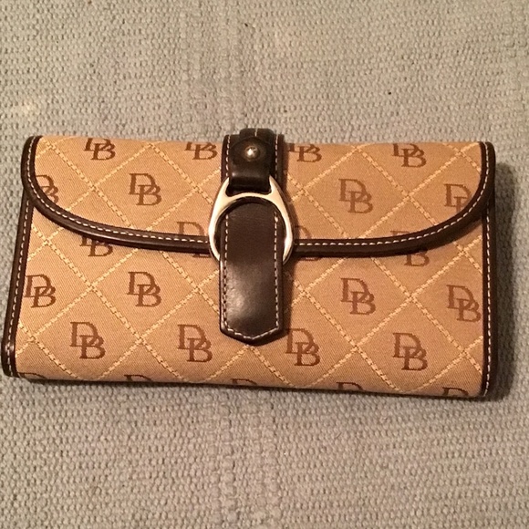 Dooney & Bourke Wallet - Picture 1 of 3